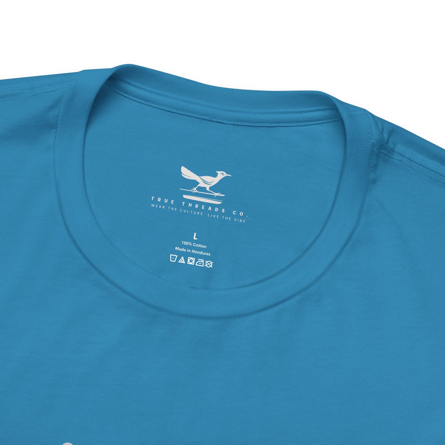 Gringón Tee: Close-up of a short-sleeved active shirt with a ribbed knit collar, showcasing buttery-soft fabric designed for comfort and style.